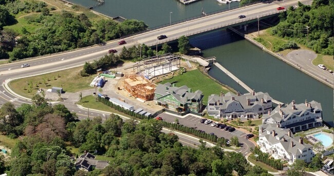 Primary Photo - Hampton Boathouses