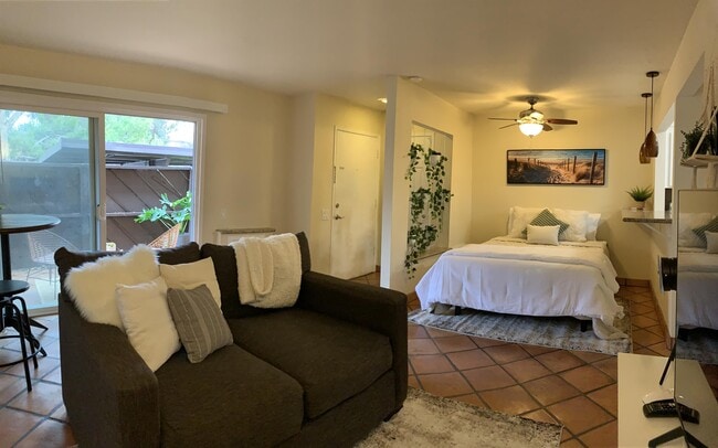 Building Photo - 7948 Mission Center Ct