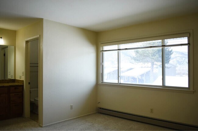 Building Photo - 14913 CO-82