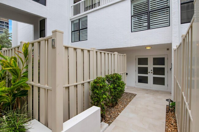 Building Photo - 4744 S Ocean Blvd