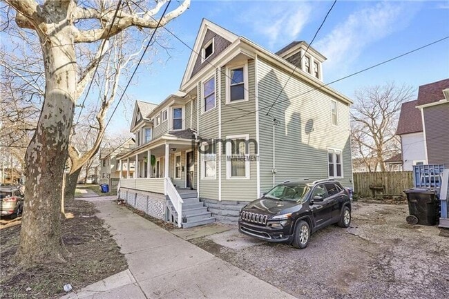Building Photo - 1303 Castle Ave