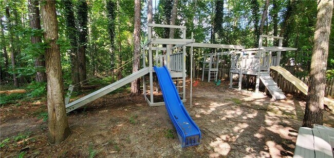 Building Photo - 4505 Pinehollow Ct