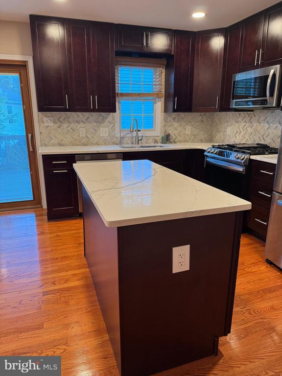 Building Photo - 6564 Meadowfield Ct