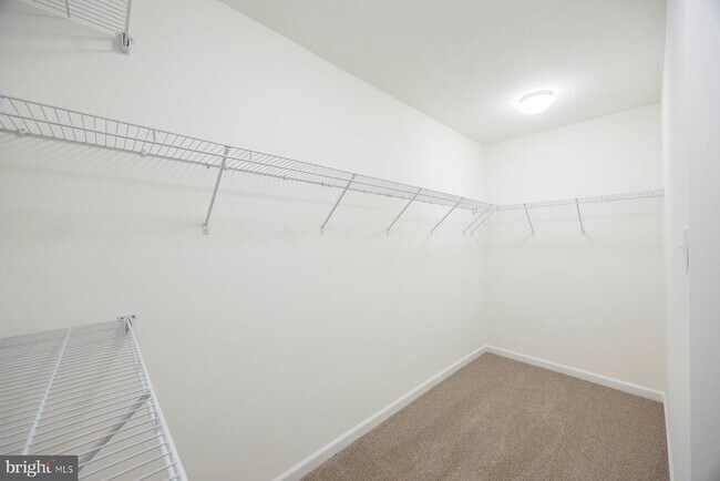 Building Photo - 616 Warbler Walk