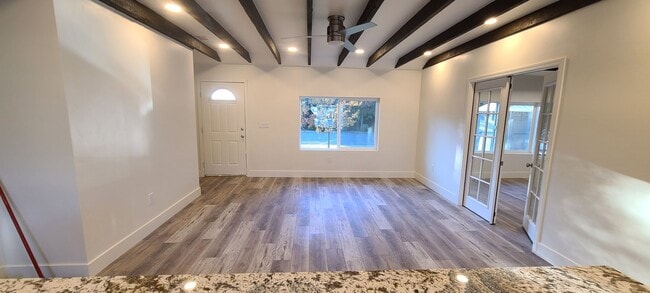 Building Photo - 1402 Clara Ln