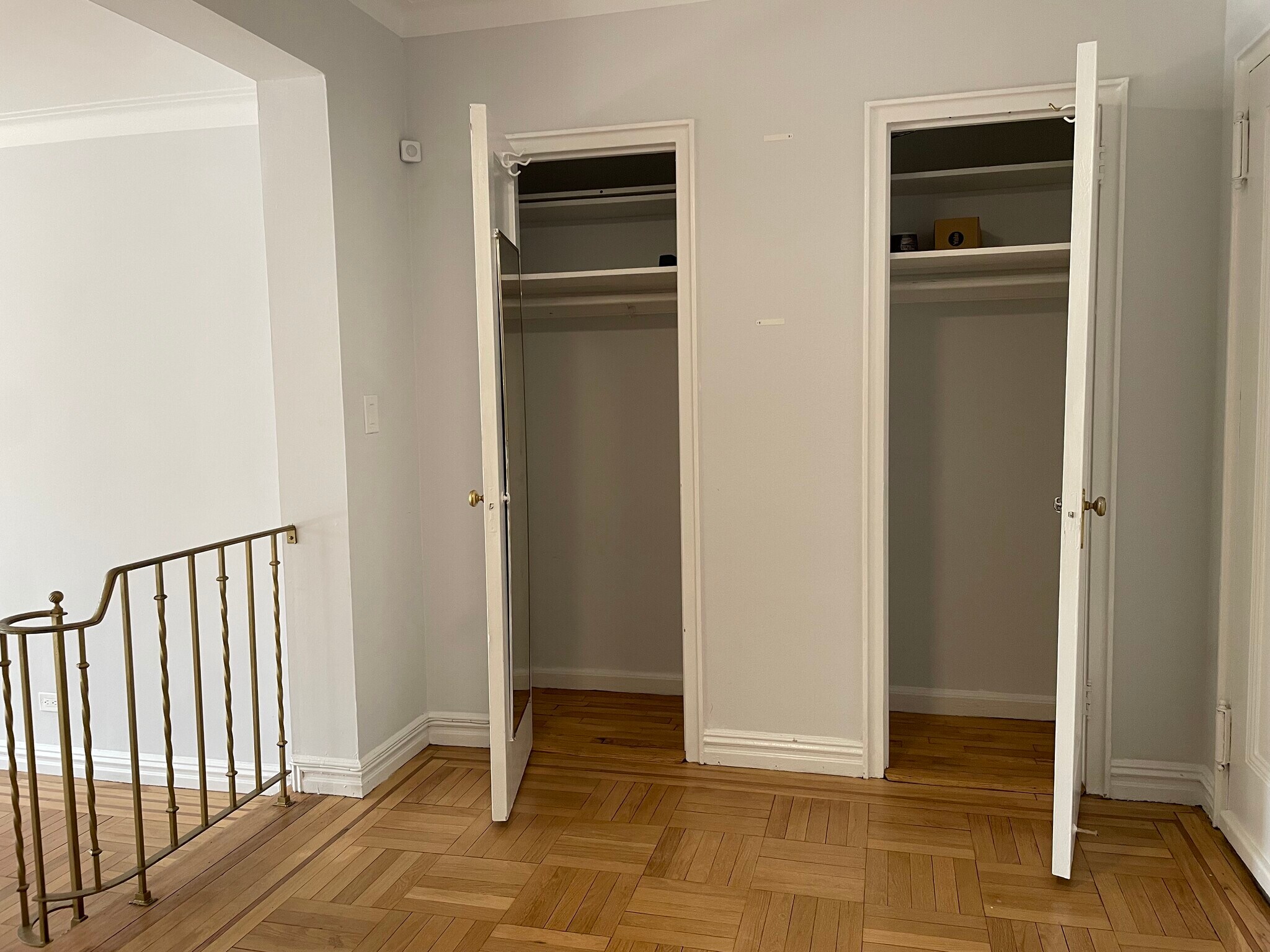 Building Photo - 210 Martine Ave