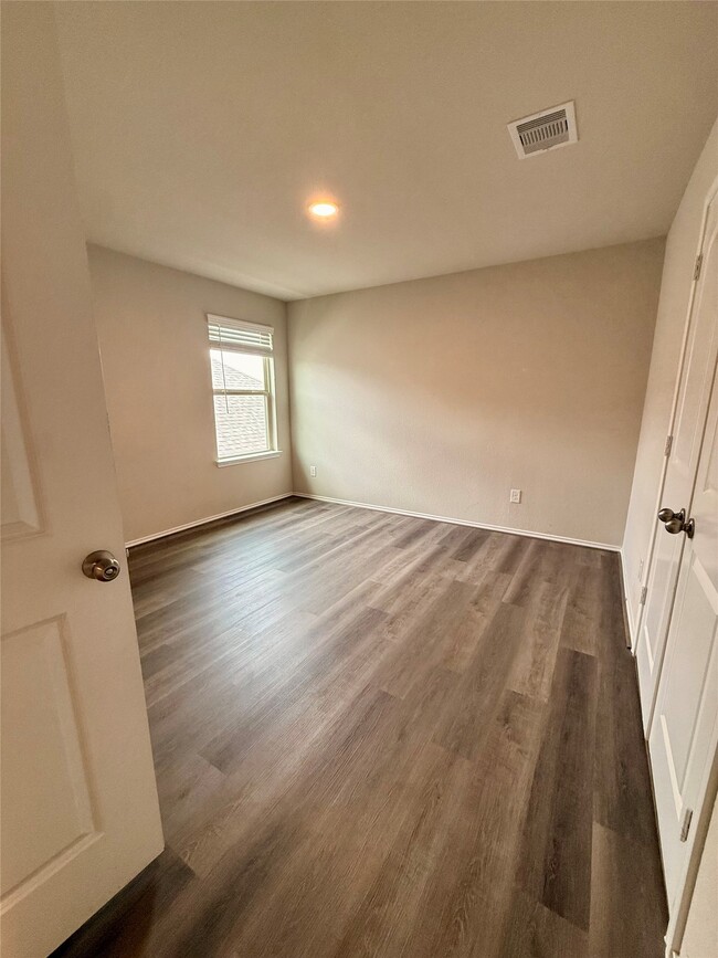 Building Photo - 9278 Inland Leather Ln