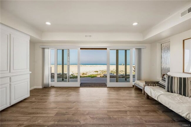 Building Photo - 87 Surfside Ave.