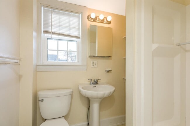 Building Photo - 79 Porpoise Way