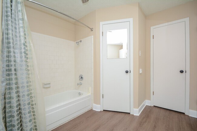 Building Photo - 19331 Nasworthy Dr