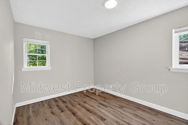 Building Photo - 7348 Lynn Ave