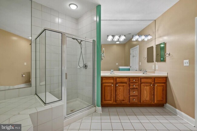 Building Photo - 4700 Water Park Dr