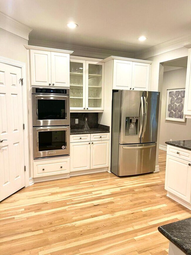 Building Photo - 3362 Mathieson Dr NE