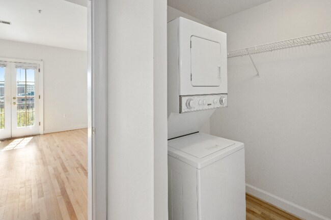 Building Photo - 1820 Lancaster St