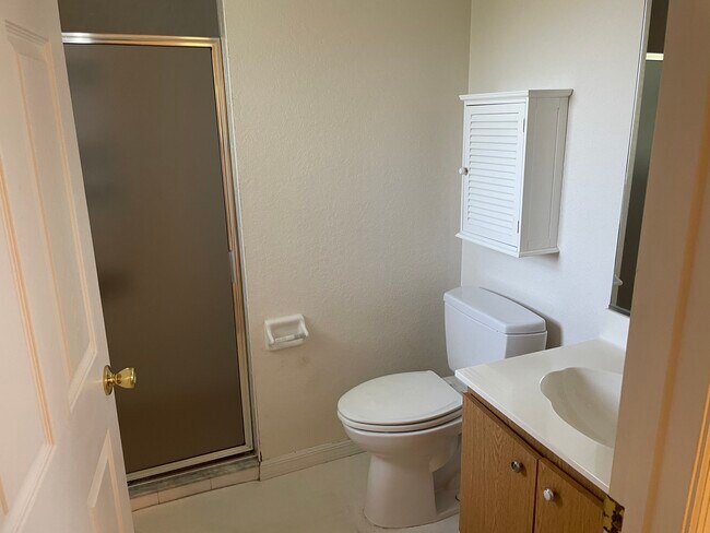 Master bath - 10 Hemlock Radial Loop