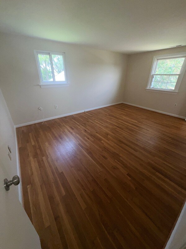 Building Photo - 506 Mansfield Dr