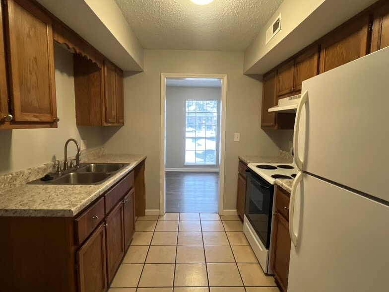 Building Photo - 40 Sta Les Cv