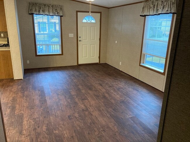 Building Photo - 18 Carp Ln