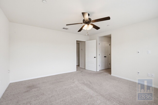 Building Photo - 2304 S Lakeline Blvd