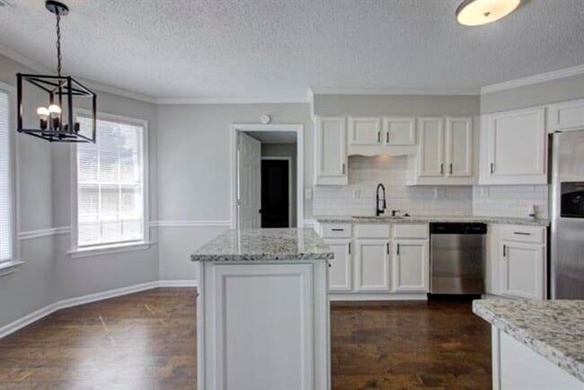 Building Photo - 6479 Stone Lake Dr