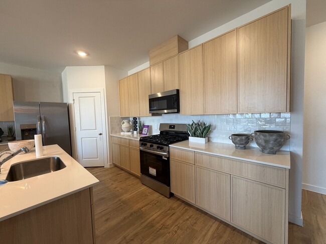 Building Photo - 3550 Blue Mockingbird St