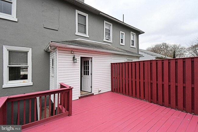 Building Photo - 778 Starr St