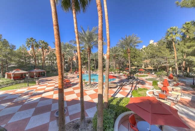 Building Photo - Meridian 2 BDR /2 BATH Luxury Condo - RESO...