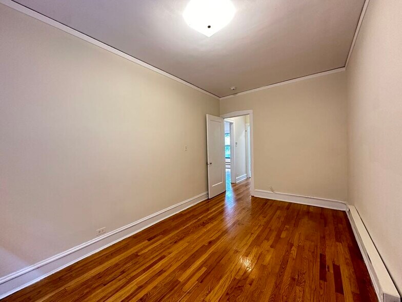 Building Photo - 1031 Dempster St