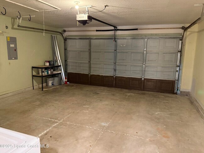 Building Photo - 2530 Street Pauls Dr