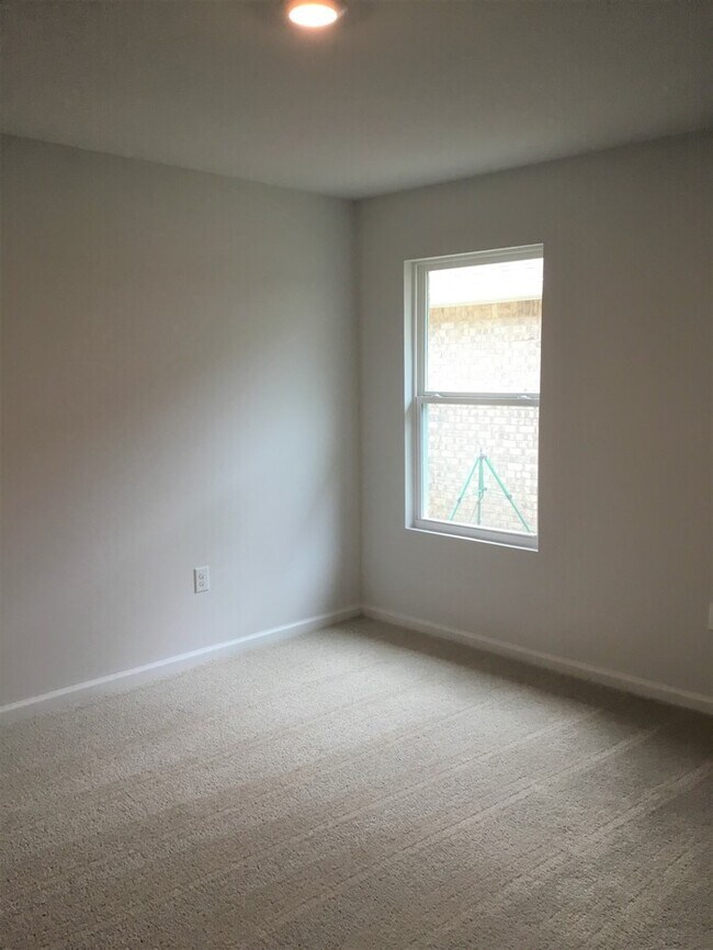 Building Photo - Beautiful 3/2 Family home in Beulah- Close to Navy Federal Credit Union Main Campus!