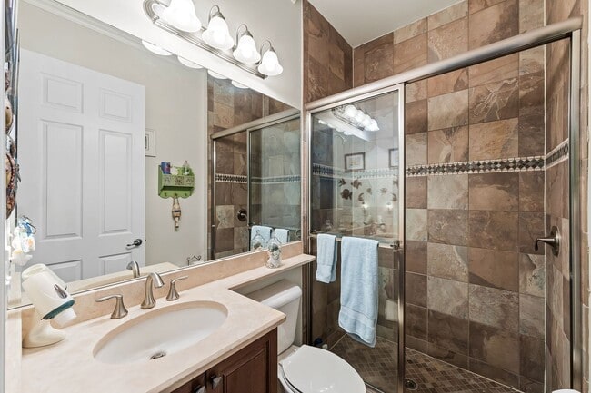 Building Photo - Furnished 3 Bedroom Luxurious Single Famil...