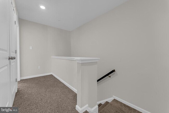 Building Photo - 8805 Mimosa Ave