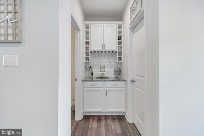 Building Photo - 11411 Tolkien Ave