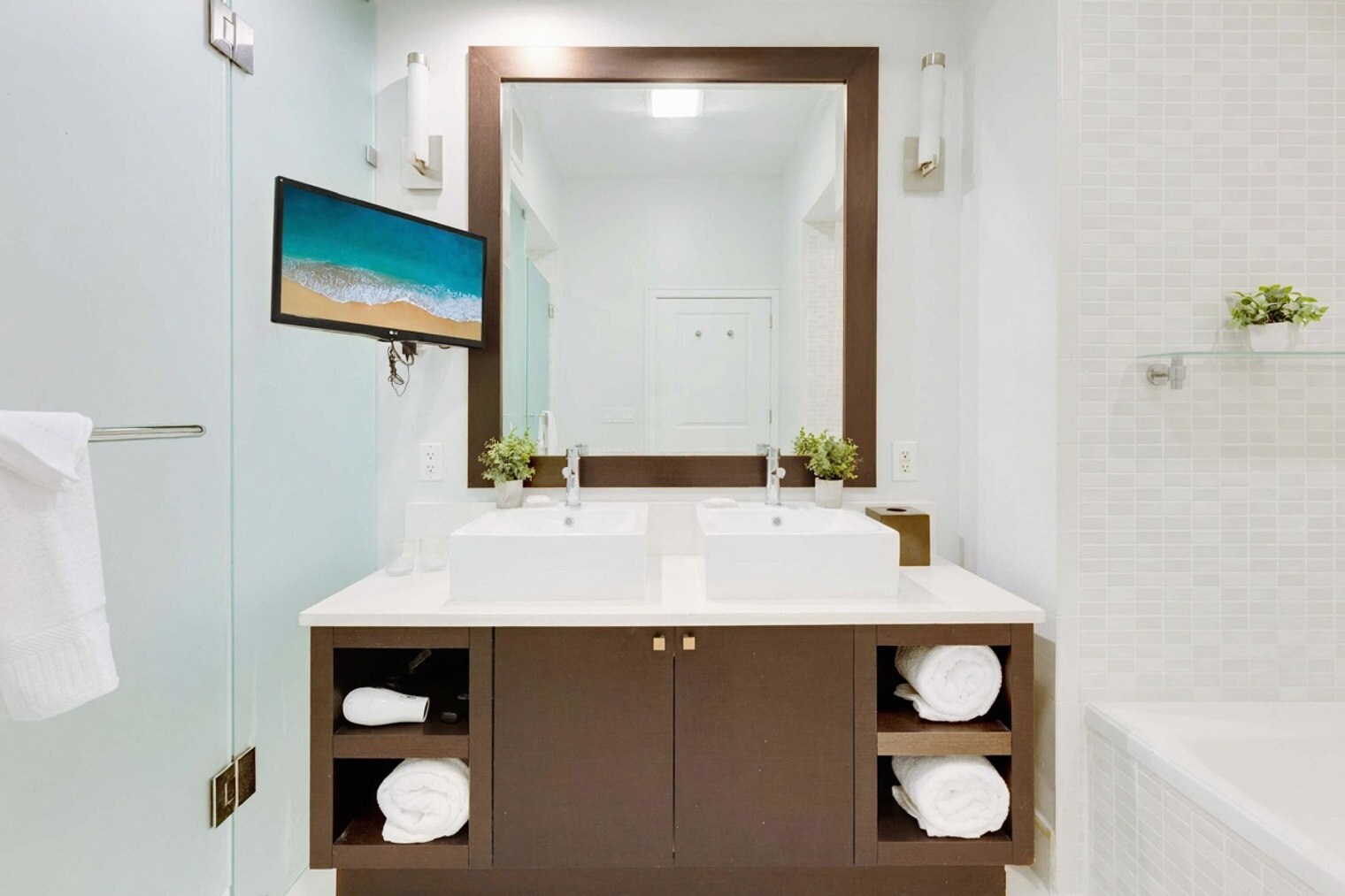 Building Photo - 5300 NW 87th Ave