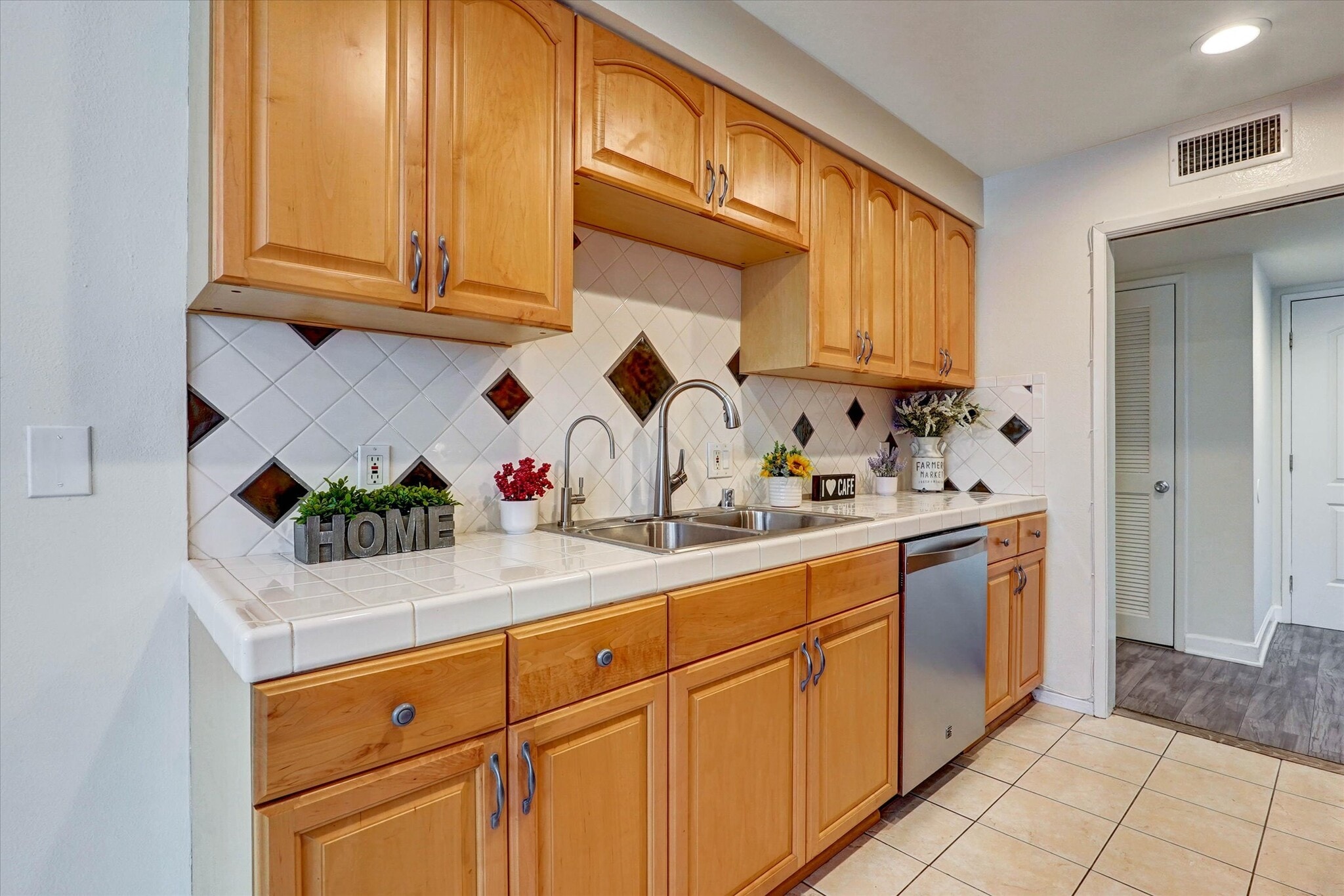 Kitchen - 4637 Willis Ave