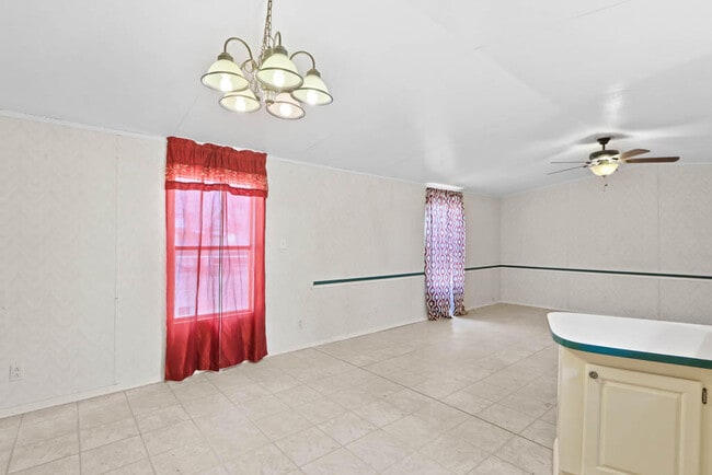 Building Photo - 505 Ricky Zelt Dr