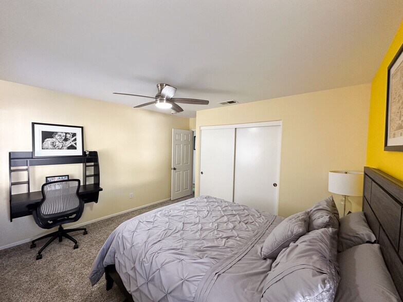Building Photo - 8932 Gateway View Ct