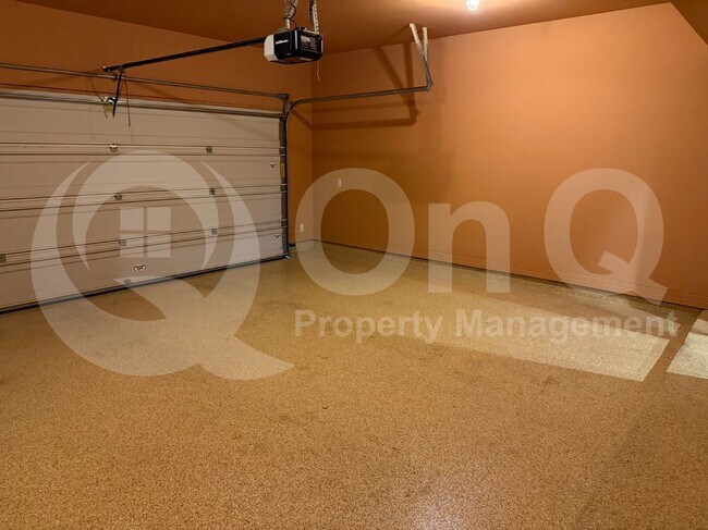 Building Photo - 12004 Terraza Cir