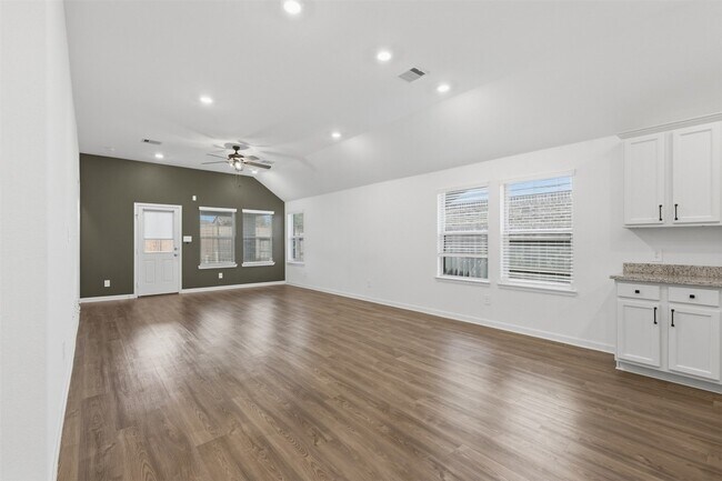 Building Photo - 32322 Melbrooke Dr