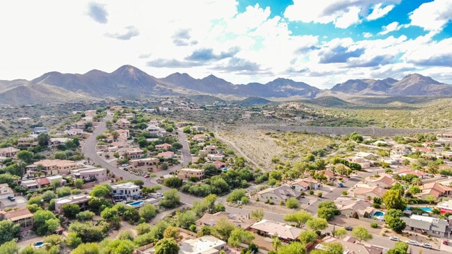 Building Photo - 15647 E Richwood Ave