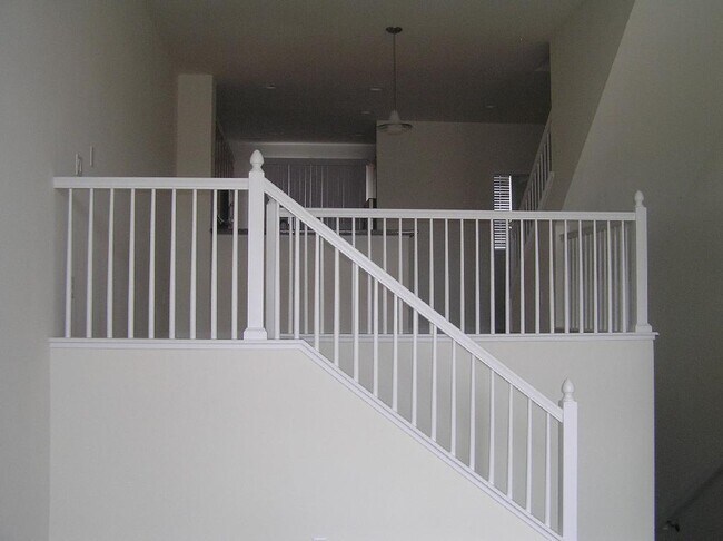 Building Photo - 2BR/2.5BA High-End Townhome with Attached ...
