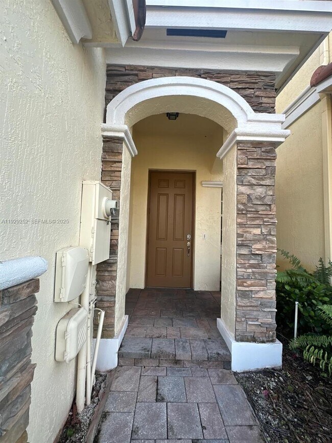 Building Photo - 12444 Emerald Creek Manor