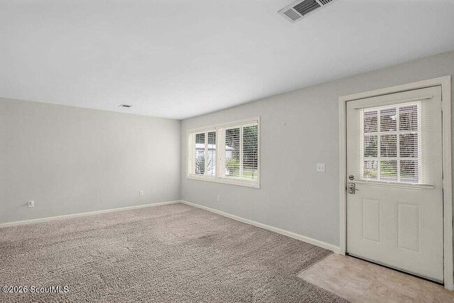 Building Photo - 1025 Lang NE Ln