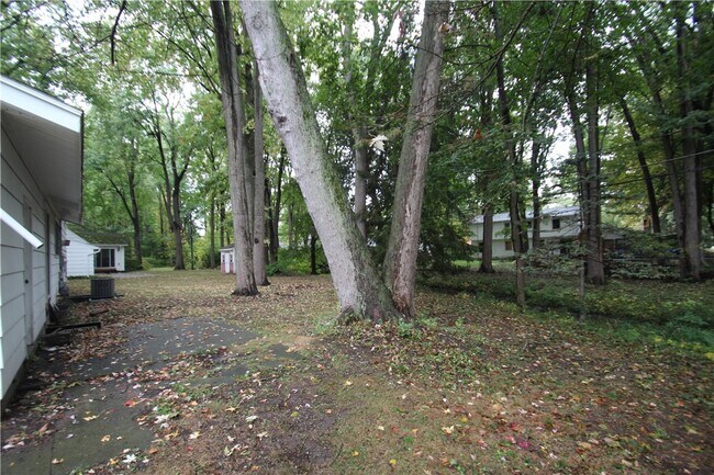Building Photo - 34 Bright Oaks Dr