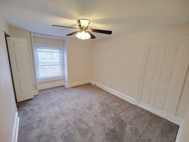 Building Photo - 2423 Wrights Wy