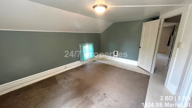 Building Photo - Charming 2 BD | 1 BA Duplex in Sellwood
