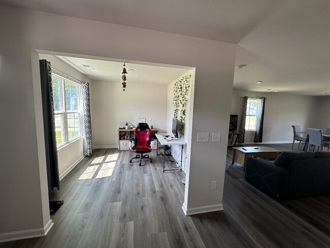 Building Photo - 1460 Burgundy Blf Ln
