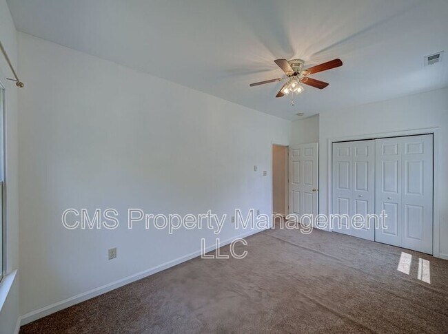 Building Photo - 756 Lakehurst Rd