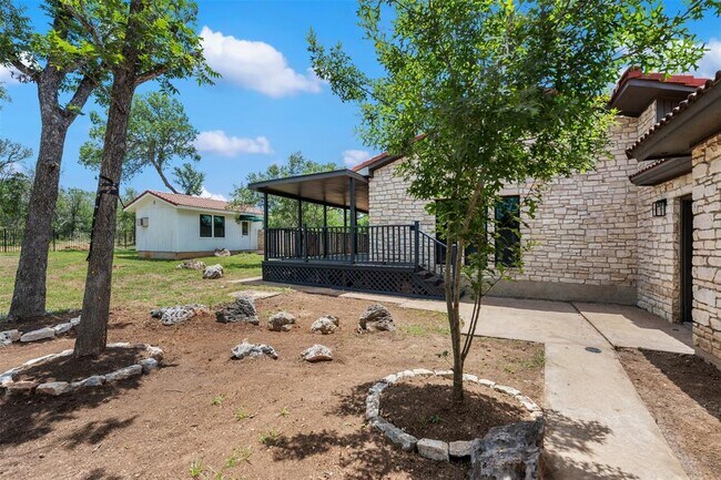 Building Photo - 2020 Hilliard Rd