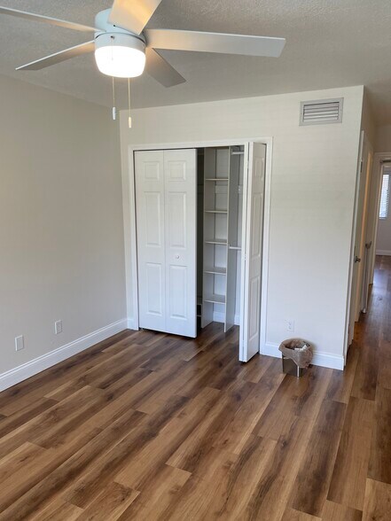 Building Photo - 1250 S Denning Dr